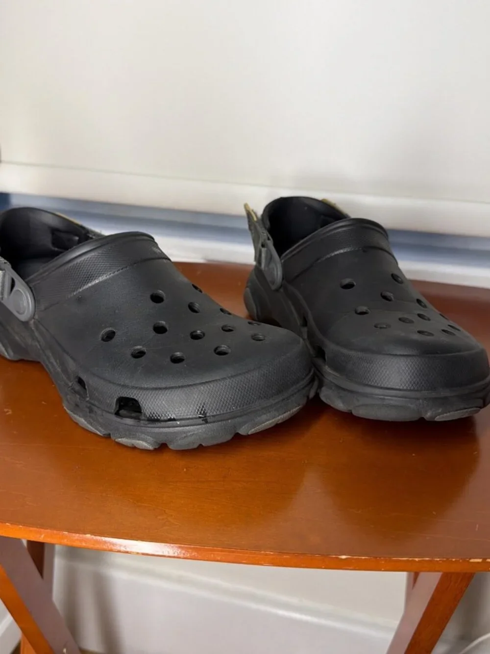 CROCS Mens ALL-TERRAIN CLOG UNISEX BLACK US M/7 W/9- 10 Hook And Loop Tightener